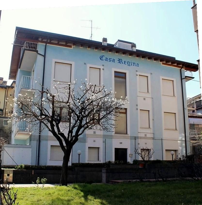 Апартаменты Casa Regina Дезенцано-дель-Гарда Экстерьер фото